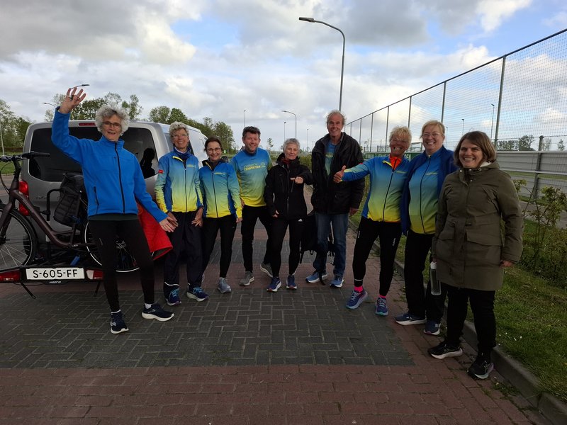bevrijdingsestafette groepsfoto 1
